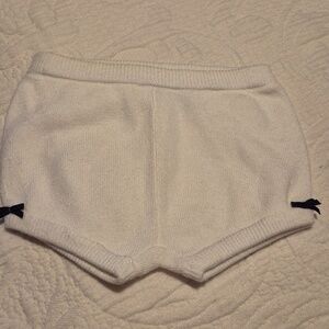 Janie and Jack girls size 0-3 months white knit shorts, blue bows EUC